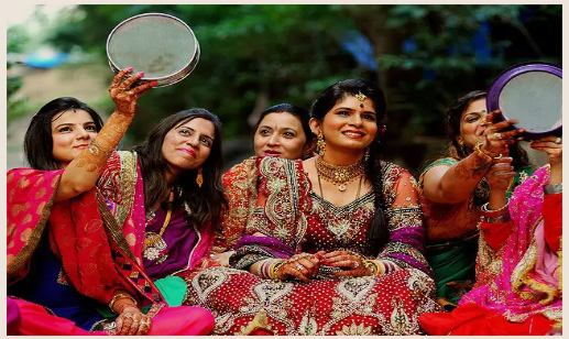 Karva Chauth 2021-Celebration, Story, and Dishes - AstroTalk.com