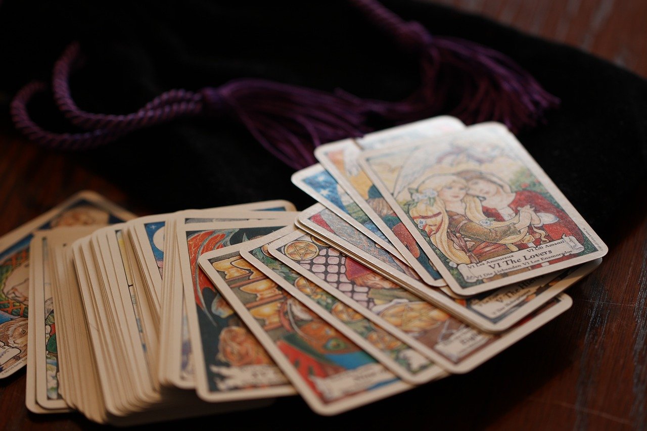 How Tarot Cards Can Offer Guidance in Times of Uncertainty and Doubt