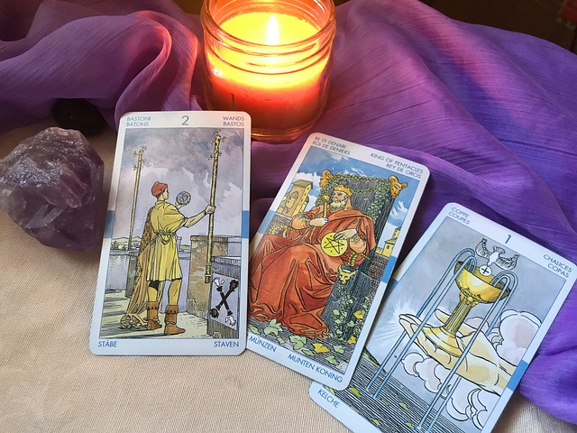 What Tarot Card Means That Someone Loves You?