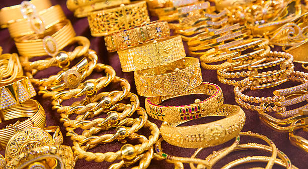 Shubh Muhurat to Buy Gold in 2024: जानिए सोना खरीदने का शुभ समय