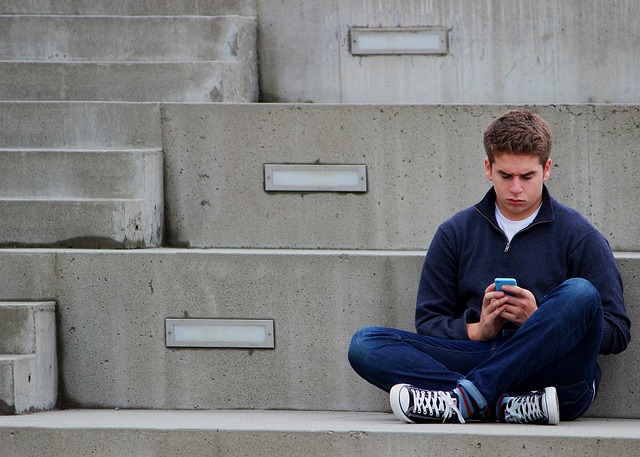 Top 7 Reasons Why Your Boyfriend Isn’t Texting You