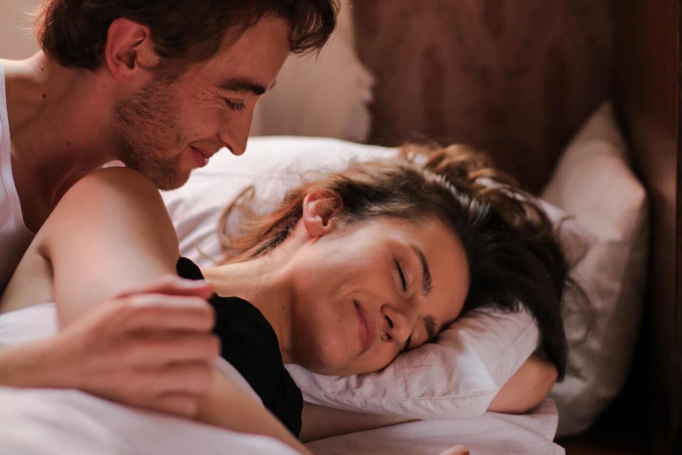 Zodiac Signs Who Prefer Being Friends With Benefits Over Serious Relationships